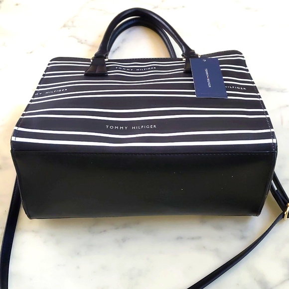 NWT. Tommy Hilfiger Stripes & Logo Shoulder/Crossbody bag with three layers. - Picture 3 of 4